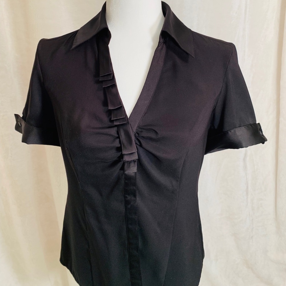 Beautiful blouse - Picture 2 of 3